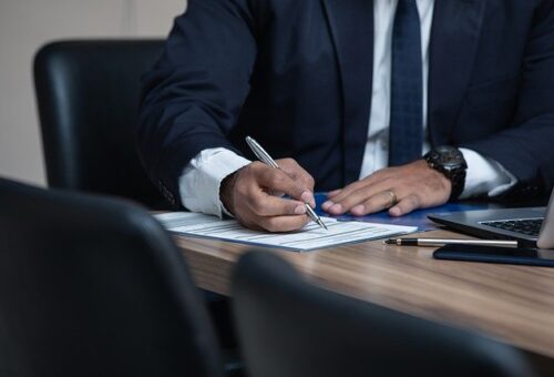 Avukatlık mesleği nedir? Avukatlık eğitimi nerede verilir? Gayrimenkul davaları nelerdir?