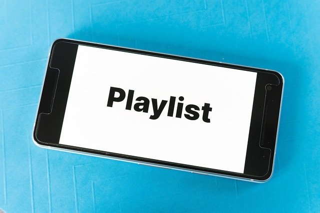 Spotify'da yeni bir çalma listesi oluşturmak için birkaç farklı yolun var. İster masaüstü uygulamasını ister mobil uygulamayı kullan, süreç oldukça basit.


